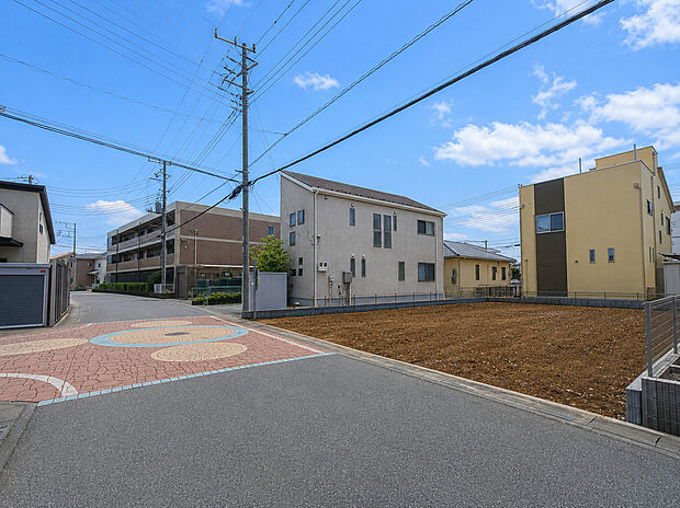 日々、完成へと近づいている新築戸建です。建築中の今だからこそ、住まいが出来上がるまでの変化もお楽しみいただけます。