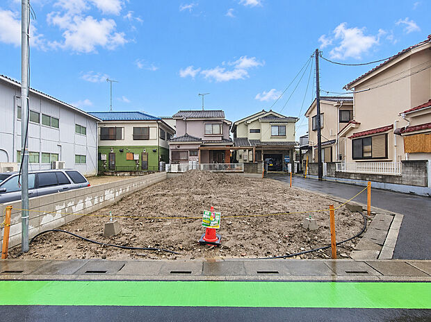 現在建築中！完成が待ち遠しい新築戸建です。完成後は最新設備を備えた快適な住まいで、新生活を気持ちよくスタートできます。