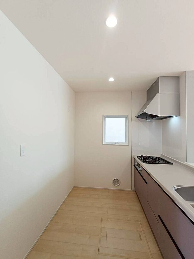 【キッチン】広々キッチンならお子様と一緒にお菓子作りやパーティ準備も楽しめる♪