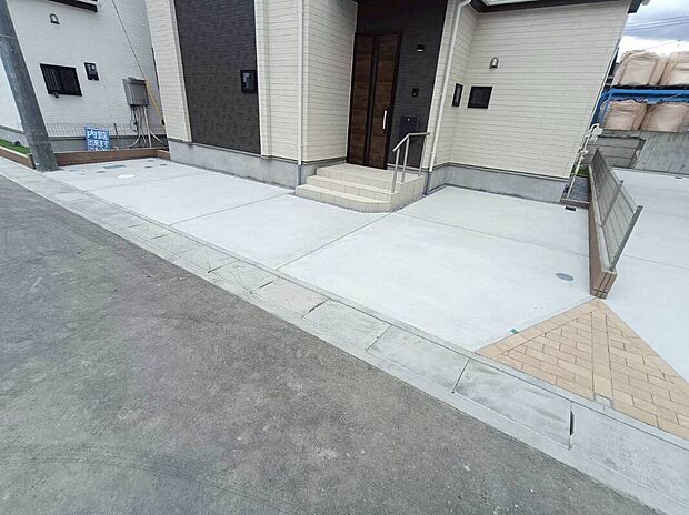 【G号棟カースペース】広々としたカースペース