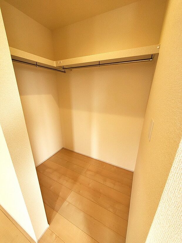 【ウォークインクローゼット】掲載写真は施工例です。ご家族の暮らし方に合うかどうか、間取りや設備、生活環境も含めてご提案いたします。