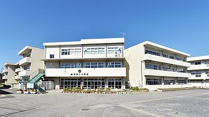 松伏町立松伏第二小学校 1038ｍ(徒歩13分)
