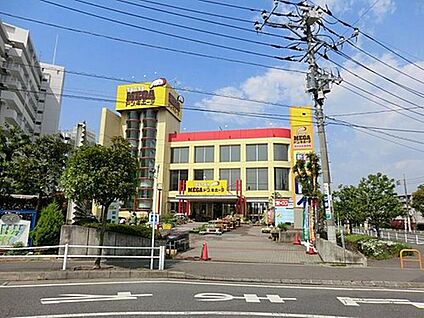 MEGAドン・キホーテ三郷店 1728ｍ(徒歩22分)