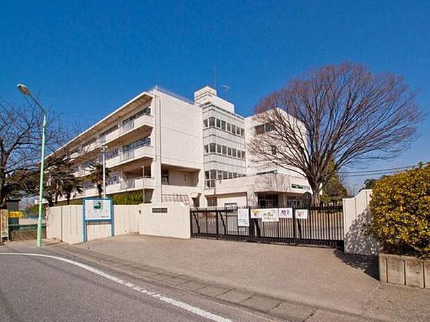 三郷市立高州東小学校(約555m)