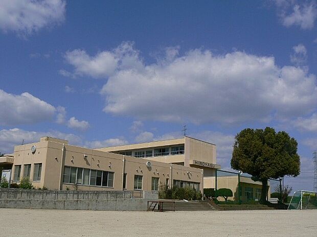 益城町立広安西小学校（約1m）