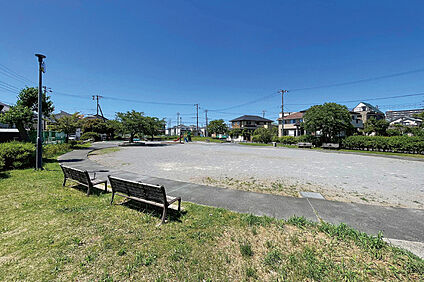 稲毛町5丁目にこにこ公園（現地より徒歩3分） 約230m