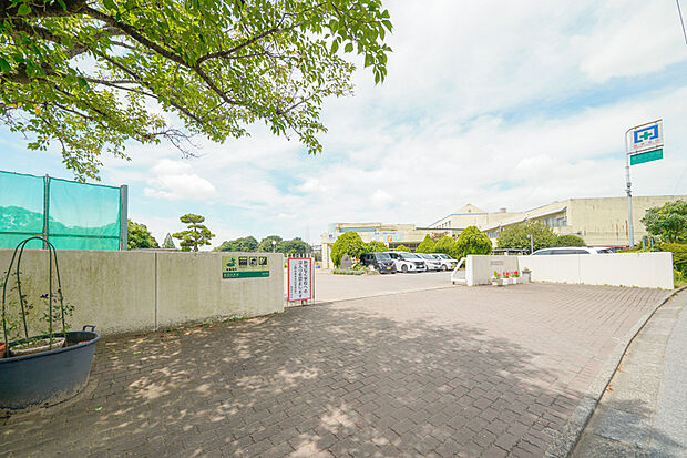 萱田中学校(現地より徒歩21分)