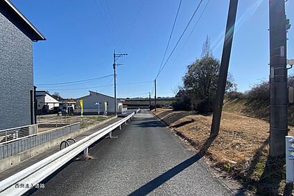西側進入道路
