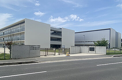 合志市立楓の森中学校 約1600