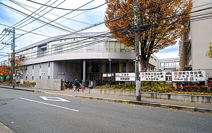 世田谷区立深沢中学校 450m