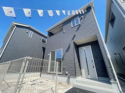 ＼堂々とした佇まいの新築戸建／