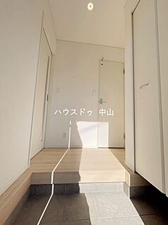 ＼すっきり片付く玄関収納／
