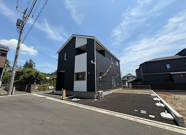 飯田グループホールディングス唯一の販売専門会社のホームトレードセンターの社員が直接、当物件をご案内いたします。見学希望、資料請求等、お気軽にお問い合わせくださいませ♪