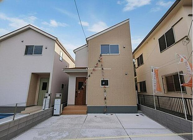 【１号棟】飯田グループホールディングス唯一の販売専門会社のホームトレードセンターの社員が直接、当物件をご案内いたします。見学希望、資料請求等、お気軽にお問い合わせくださいませ！！

