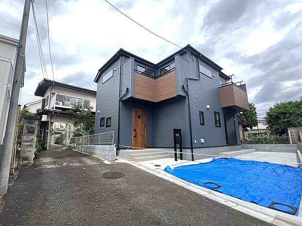 ＪＲ五日市線「武蔵引田」駅まで徒歩15分☆周辺は静かで落ち着いた雰囲気の住宅街♪穏やかで快適にお過ごし頂けそうです。「イオンモール日之出」へもアクセス良好♪子育てファミリーにもおすすめ！！