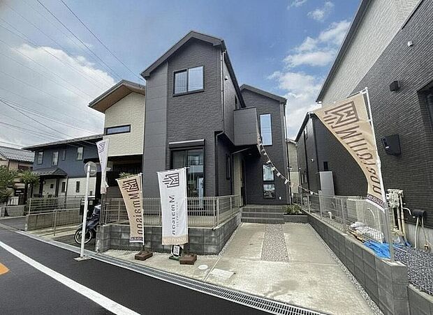 1号棟休日にご家族揃ってご見学はいかがでしょうか♪実際の現地を見てみると図面などではわからない、新たな発見もありますのでまずはお気軽にお問い合わせください♪♪