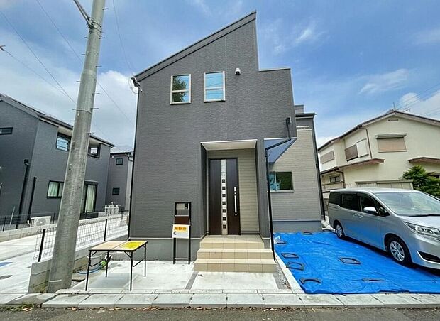 5号棟
一戸建ての大きなメリットは、「自分の土地」を自由に使えること。好きなペットが飼えるほか、ガーデニングやDIY、車やバイクの手入れなど様々な趣味を楽しめます♪