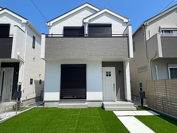 E号棟
この街で・この家で暮らしたいと思わせる理由を是非現地でお確かめ下さい。
空が広く大きく感じる安らぎ溢れる住環境です。※イメージ画像は実際とは異なる場合があります。
