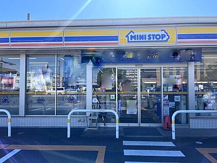 ミニストップ元八王子2丁目店 420m(徒歩6分)