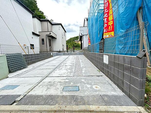 【駐車場】カースペース2台分を確保!急な来客も安心です。