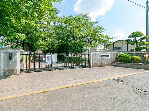 あきる野市立西中学校（約600m）