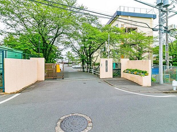 八王子市立椚田中学校（約850m）