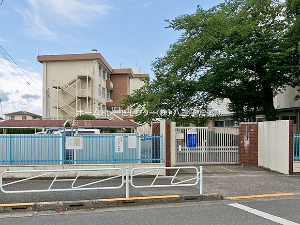 八王子市立清水小学校（約450m）