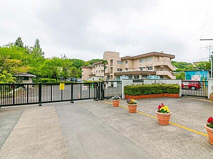 八王子市立中山小学校 400ｍ(徒歩5分)