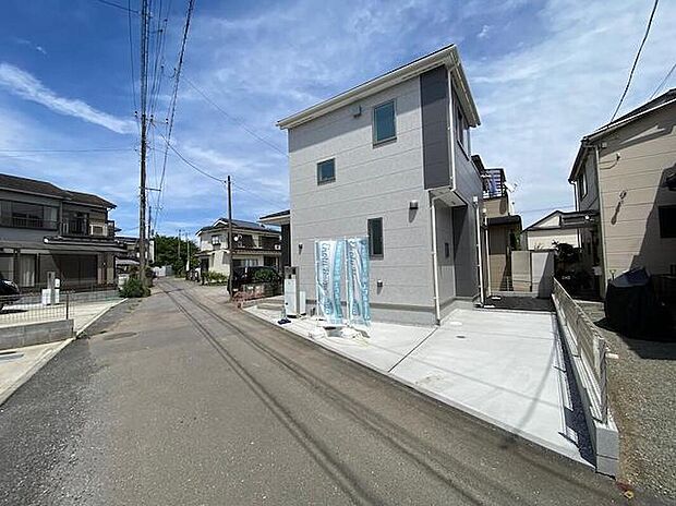 【前面道路含む現地写真】◆休日にご家族揃ってご見学はいかがでしょうか♪実際の現地を見てみると図面などではわからない、新たな発見もありますのでまずはお気軽にお問い合わせください♪
