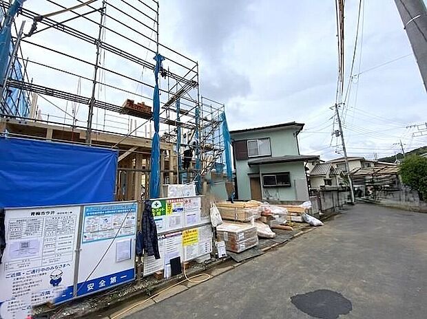 【前面道路含む現地写真】周辺は静かで落ち着いた住環境です♪
確かな住宅性能と暮らしを彩る充実の設備。快適な新生活がスタートできます。ぜひあなたの目で、現地をお確かめください♪！