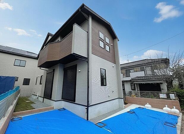 【外観写真】2号棟　休日にご家族揃ってご見学はいかがでしょうか♪実際の現地を見てみると図面などではわからない、新たな発見もありますのでまずはお気軽にお問い合わせください！