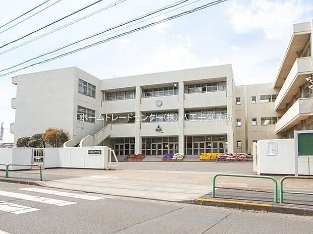青梅市立新町中学校（約1,700m）
