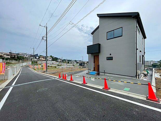 【現地外観写真】No.55
当日のご見学予約も承ります。同じものは2つとない「夢のマイホーム」との出会いが待っているかもしれません♪