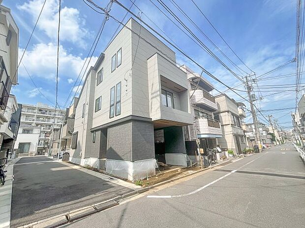 販売物件外観写真(前面道路を含む)