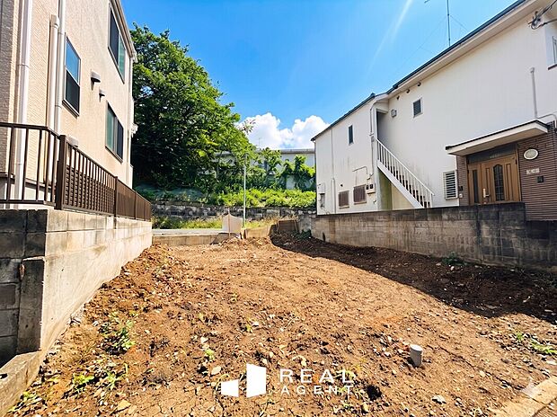 太陽と緑が織りなす煌びやか生活。四季を頬で感じさせ、穏やかな時間がゆっくりと流れる自慢の我が家