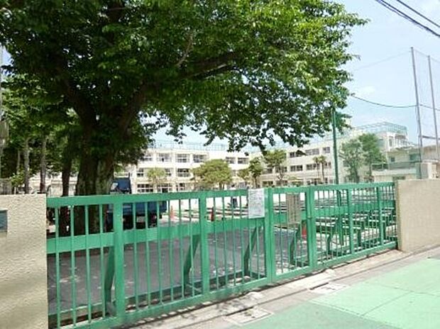 世田谷区立池之上小学校（約270m）