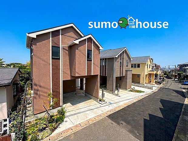 【類似外観同仕様】施工例の為、分譲中の建物とは外壁、屋根開口部等の形状・仕様が異なります。
