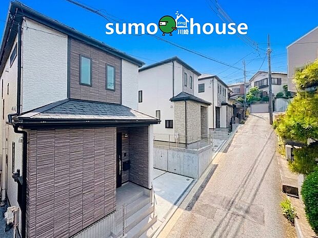 施工例の為、分譲中の建物とは外壁、屋根開口部等の形状・仕様が異なります。