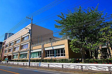 川崎市立東高津中学校 550ｍ
