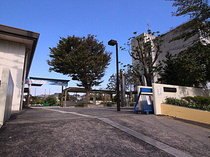 川崎市立白鳥中学校 630ｍ(徒歩8分)