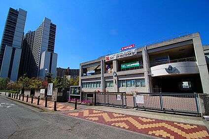 川崎市立高津中学校 1500ｍ(徒歩19分)