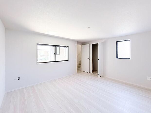 住む人のこだわりを活かすゆとりある洋室。日当たりがよく、子供部屋としての利用もおすすめです