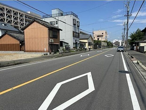 当物件のご案内につきましては、営業スタッフが丁寧に御対応します♪休日、お仕事帰りなど、ご都合に合わせていつでもご案内いたします♪周辺環境と併せて、実際に現地をご確認ください♪