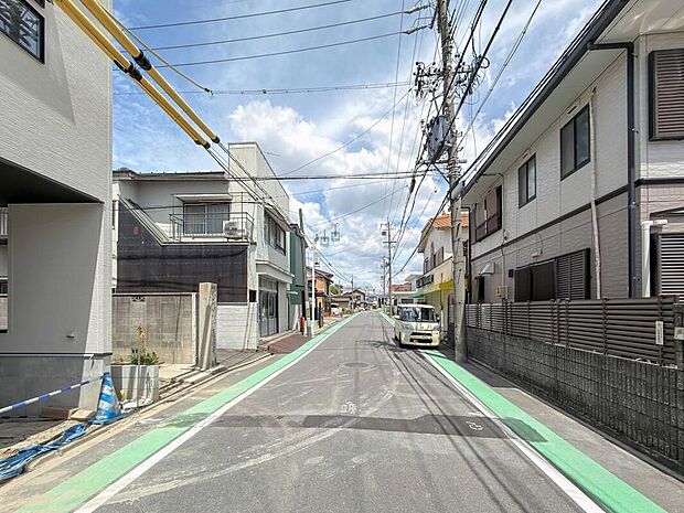 穏やかな空気の流れる落ち着いた住環境です。ぜひ、現地へ足をお運びいただき実際の環境・陽当たりをご確認下さいませ♪