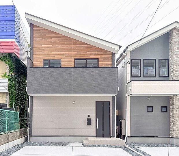 【現地外観写真】３号棟完成しております！本日内覧可能です！弊社では現地販売会を行っておりません。現地ご見学の際はお気軽にお問い合わせ下さい☆