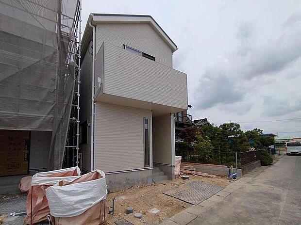 【現地外観写真】建築中のためモデルハウスで構造説明会を開催しております☆設備や構造などご説明いたします！お気軽にお問い合わせください♪