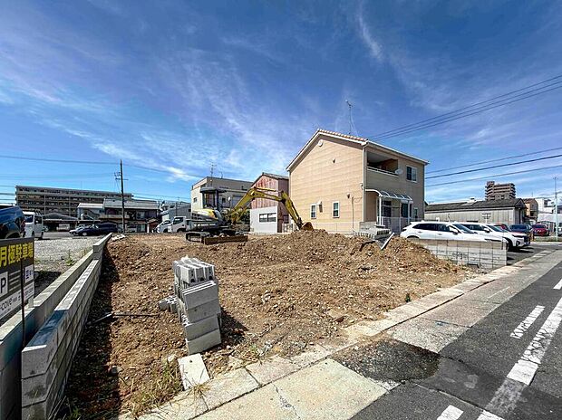【現地外観写真】住宅の構造や設備仕様・完成イメージなどのご質問はいつでもお気軽にお問い合わせ下さいませ☆資料もお送りいたします♪