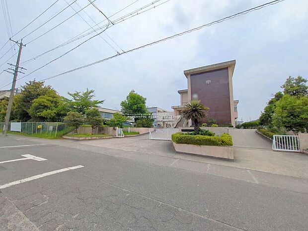 東郷町立春木中学校(約590m)