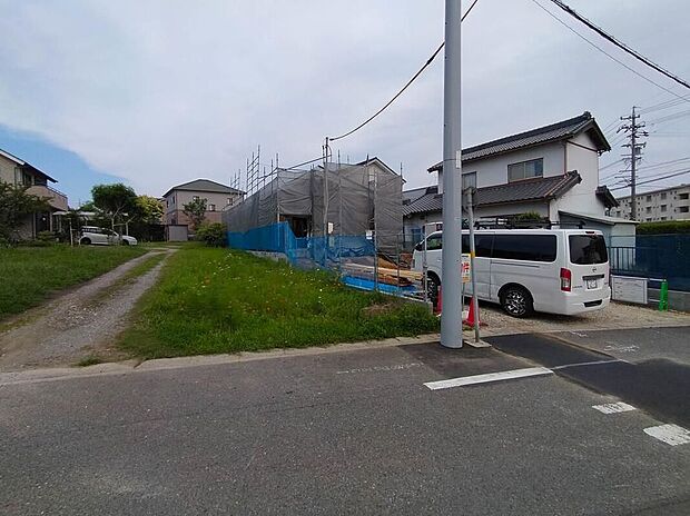 【現地外観写真】建築中のためモデルハウスで構造説明会を開催しております☆設備や構造などご説明いたします!お気軽にお問い合わせください♪