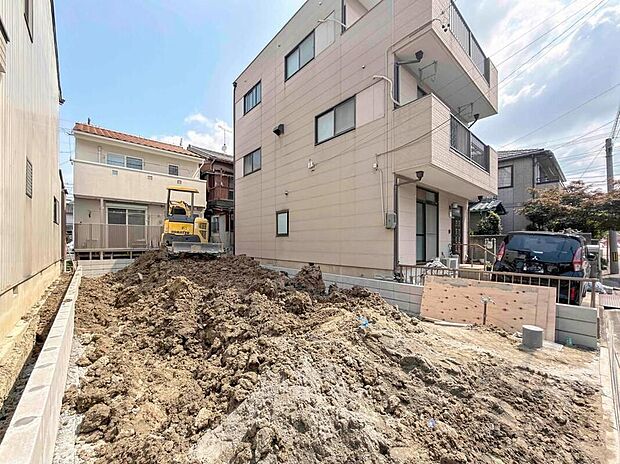 【現地外観写真】住宅の構造や設備仕様・完成イメージなどのご質問はいつでもお気軽にお問い合わせ下さいませ☆資料もお送りいたします♪